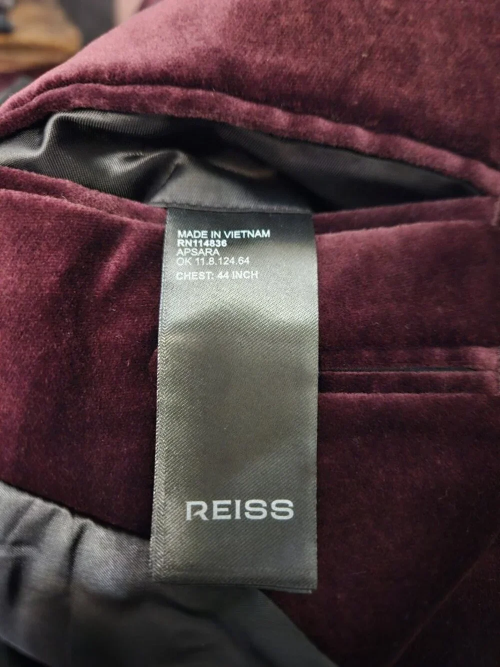 New Reiss Apsara Bordeaux Wine Velvet Blazer Men 44 Peak Lapel Jacket Sportscoat